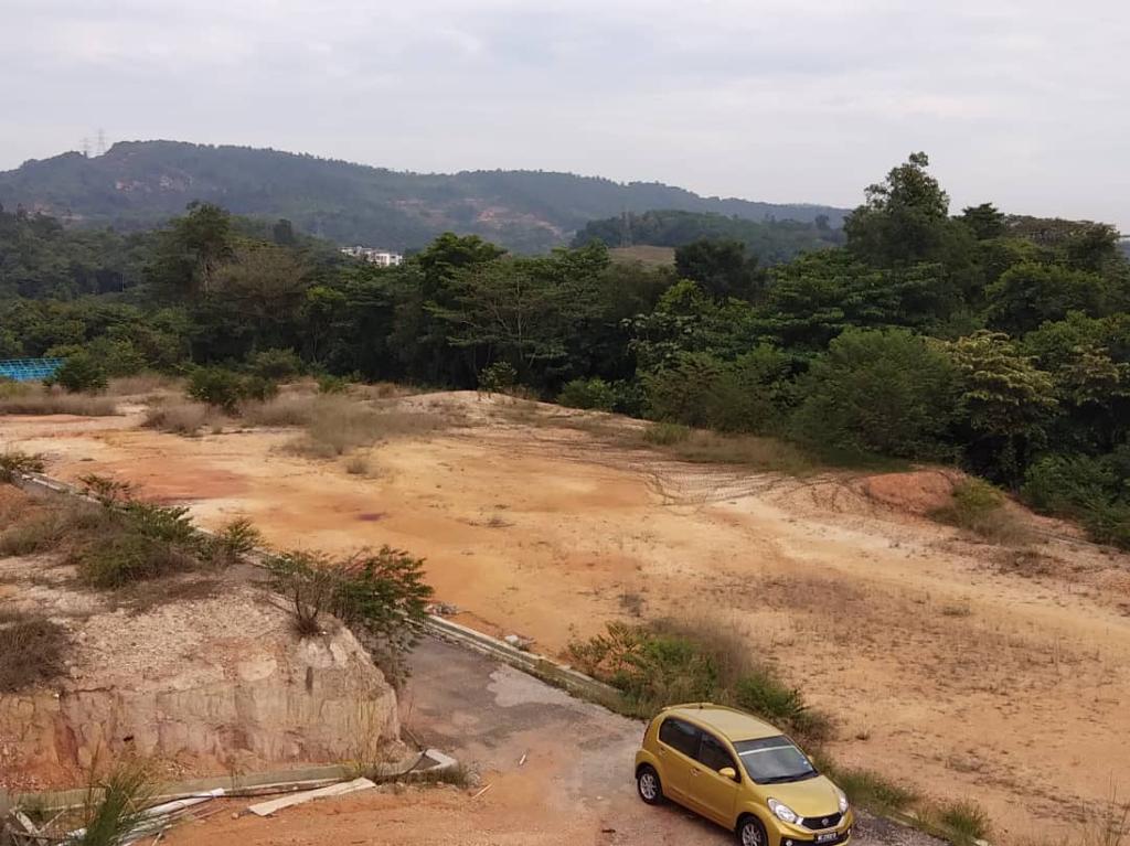 Banglo Lot Salak Tinggi