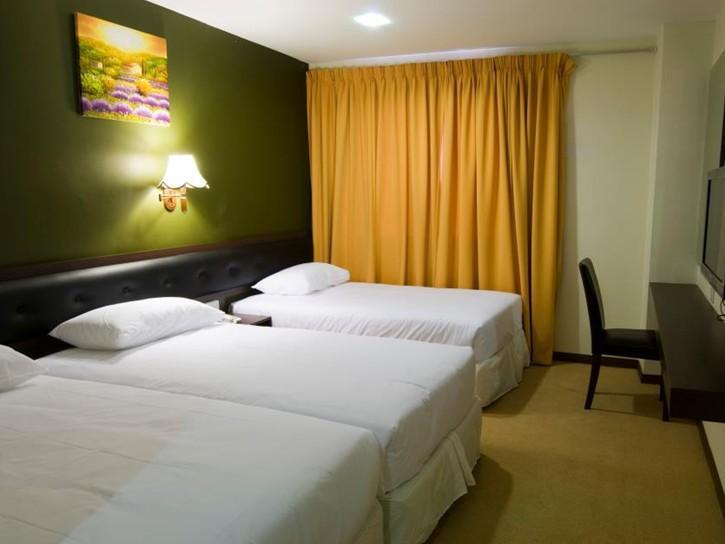 336862_120619161813093