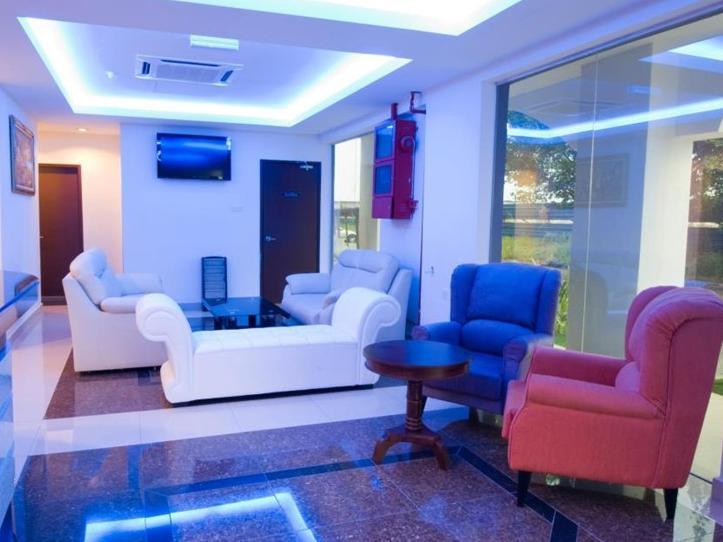 336862_120619161815796