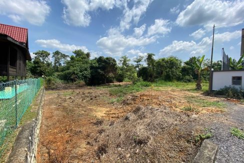 Tanah lot banglo Kampung Limau Manis