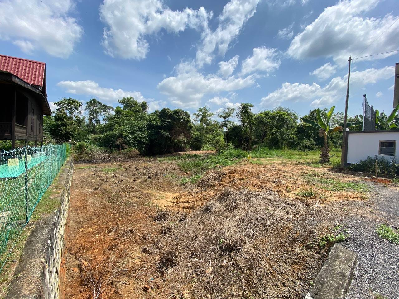 Tanah lot banglo Kampung Limau Manis