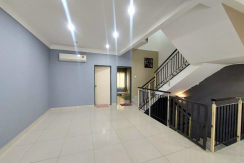 2.5 Storey Nusa Idaman Desa Putra Kajang