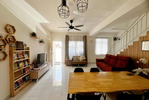 Iris Taman Bunga Raya Bukit Beruntung