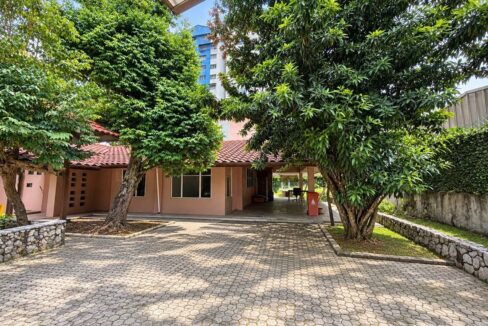 Bungalow Kampung Tunku Petaling Jaya