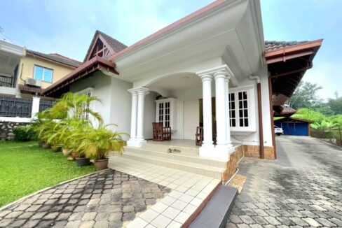 Jalan Kasawari Desa Haras Taman Zooview